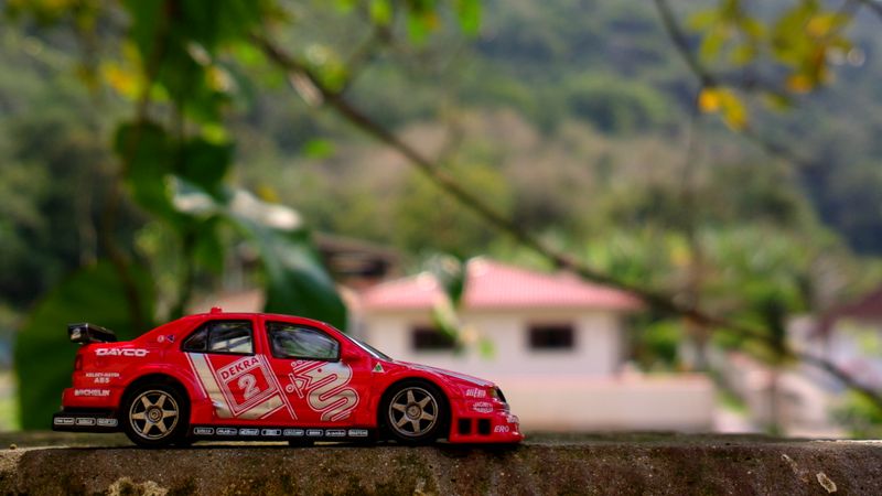 Illustration for article titled Celebratory Kyosho DTM Alfa Romeo 155 V6